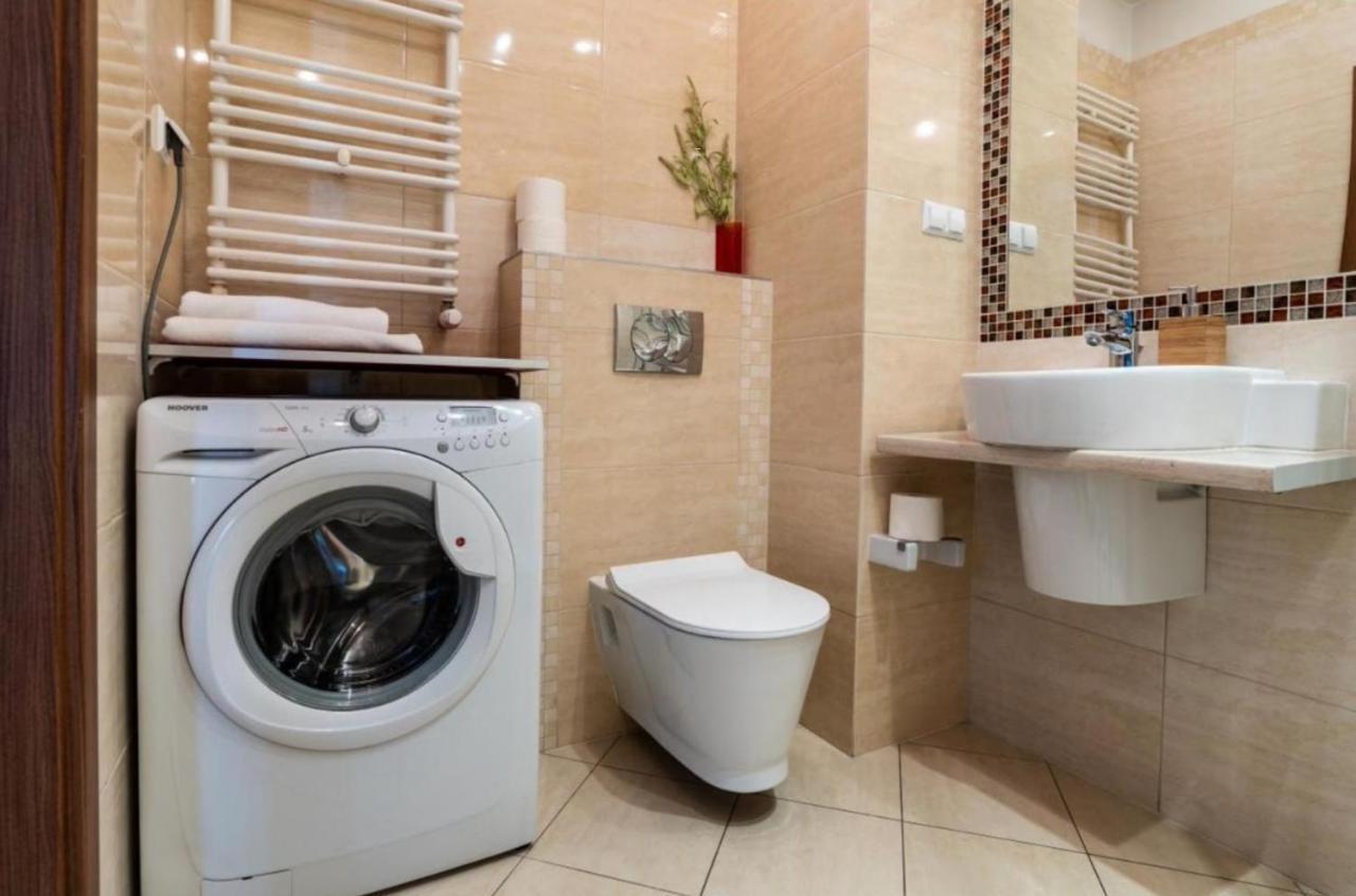 Golden Apartments Warsaw - Big And Bright Apartment In Platinum Towers- Browary- Grzyb61A Dış mekan fotoğraf