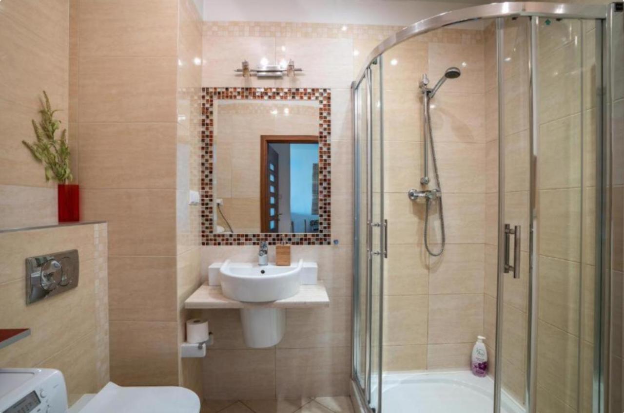 Golden Apartments Warsaw - Big And Bright Apartment In Platinum Towers- Browary- Grzyb61A Dış mekan fotoğraf